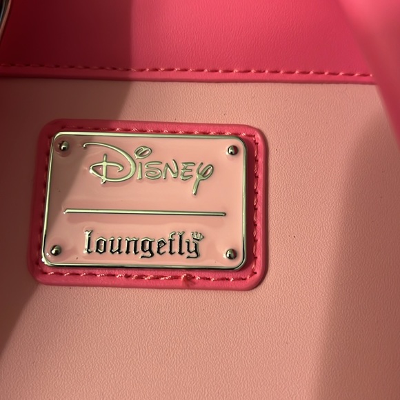 Disney Loungefly Minnie Glow in the Dark Mini Backpack - Picture 5 of 16